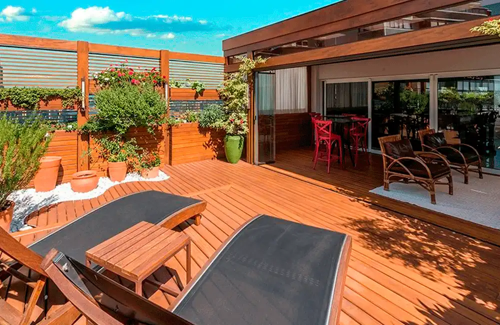 Decoração de Varanda Pequena: Ideias Incríveis para Decorar 50 Deck de Madeira Varanda