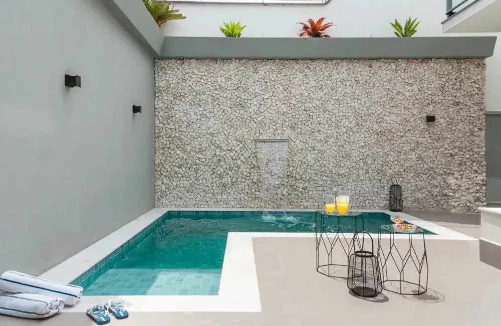 piscina em L com prainha 