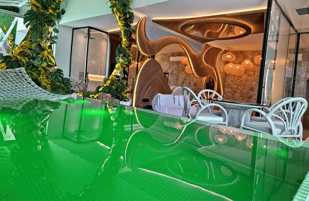 Piscina de Concreto: Como Fazer? Projetos e Modelos +39 Fotos 106 Piscina de Concreto Pequena com Iluminação RGB