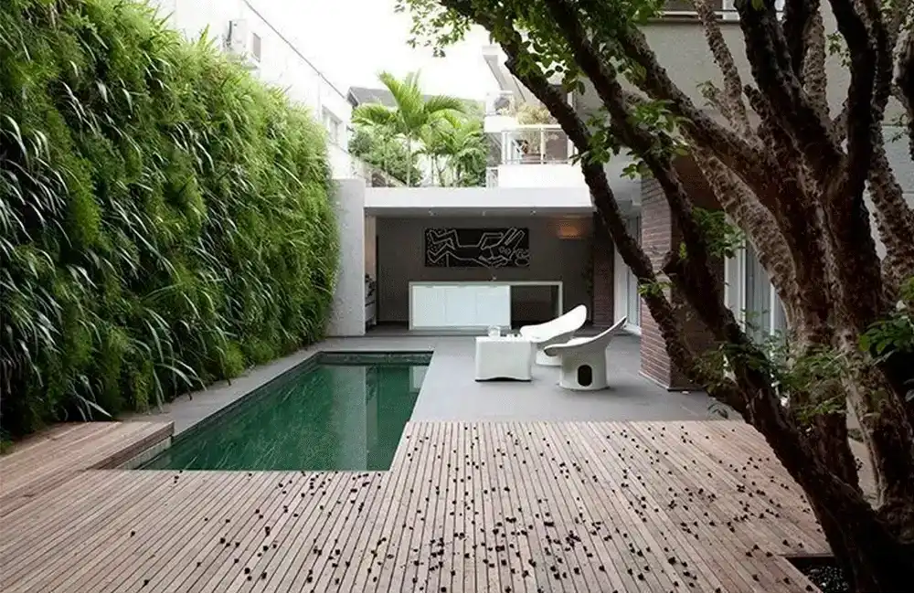 Piscina Retangular no Terreno Pequeno