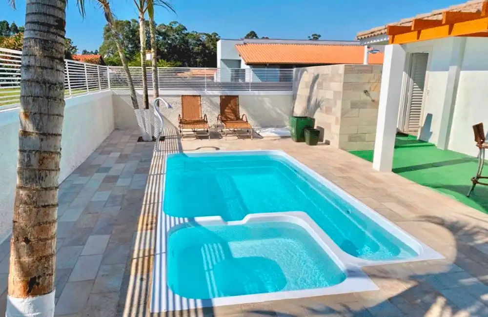 piscina com hidro spa