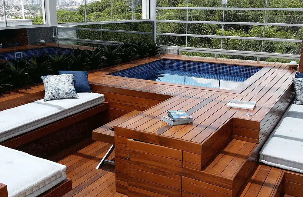 varanda decorada com piscina 