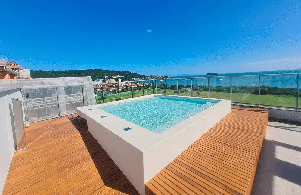 Piscina branca pequena