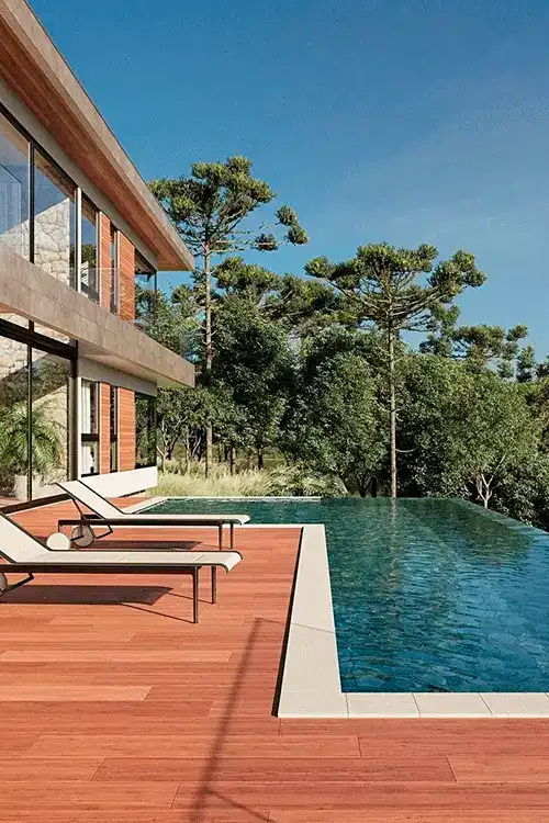 Piscina com deck retrátil
