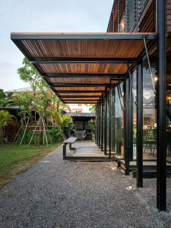 forro de bambu no pergolado de metal