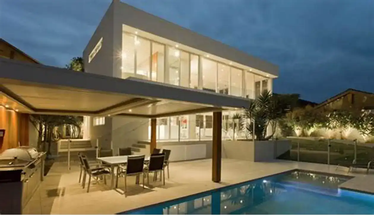 Pergolado de metal na área da piscina