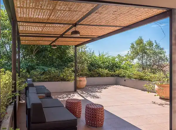 cobertura com proteção solar 