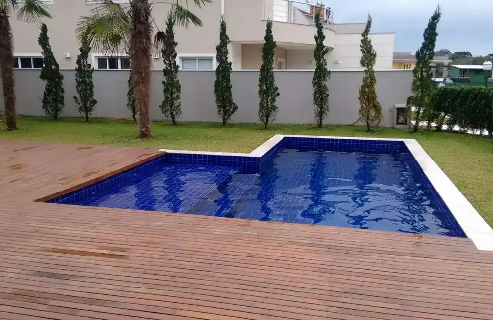 Piscina em L