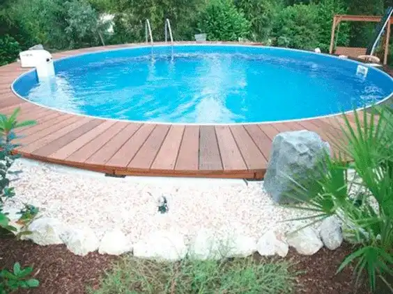 Piscina Redonda: Dicas, Vantagens +40 Fotos para Inspirar 115 piscina com deck de madeira