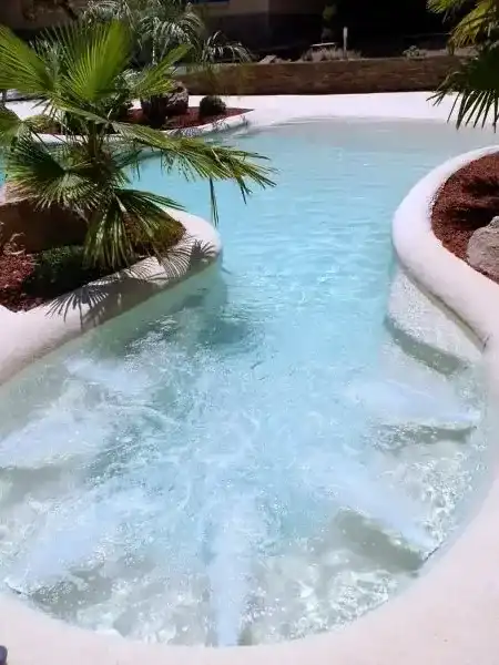 piscina circular com hidromassagem