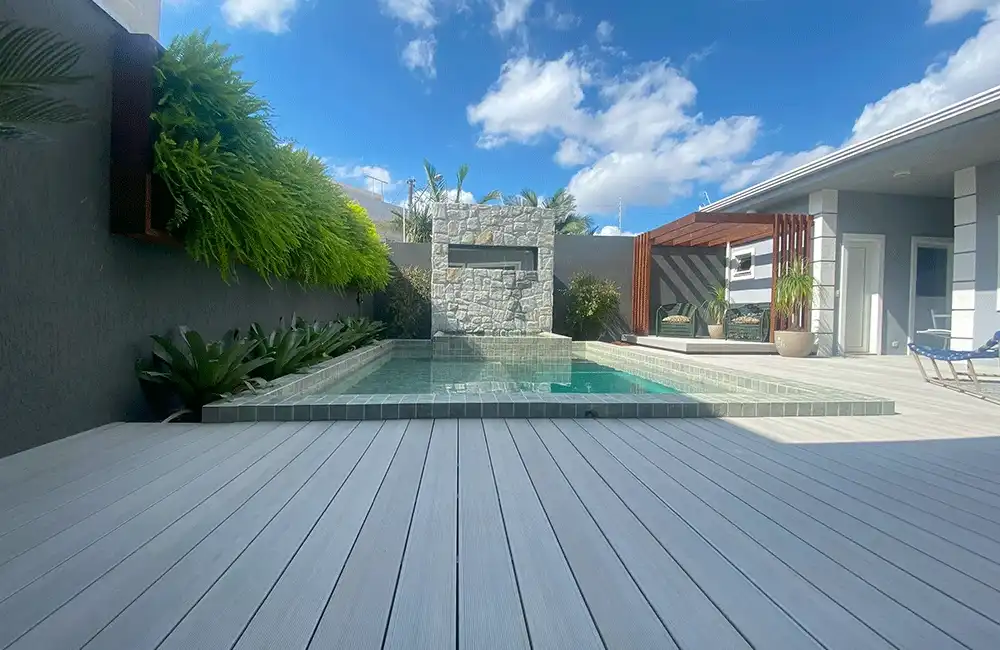 piscina com pedras naturais 