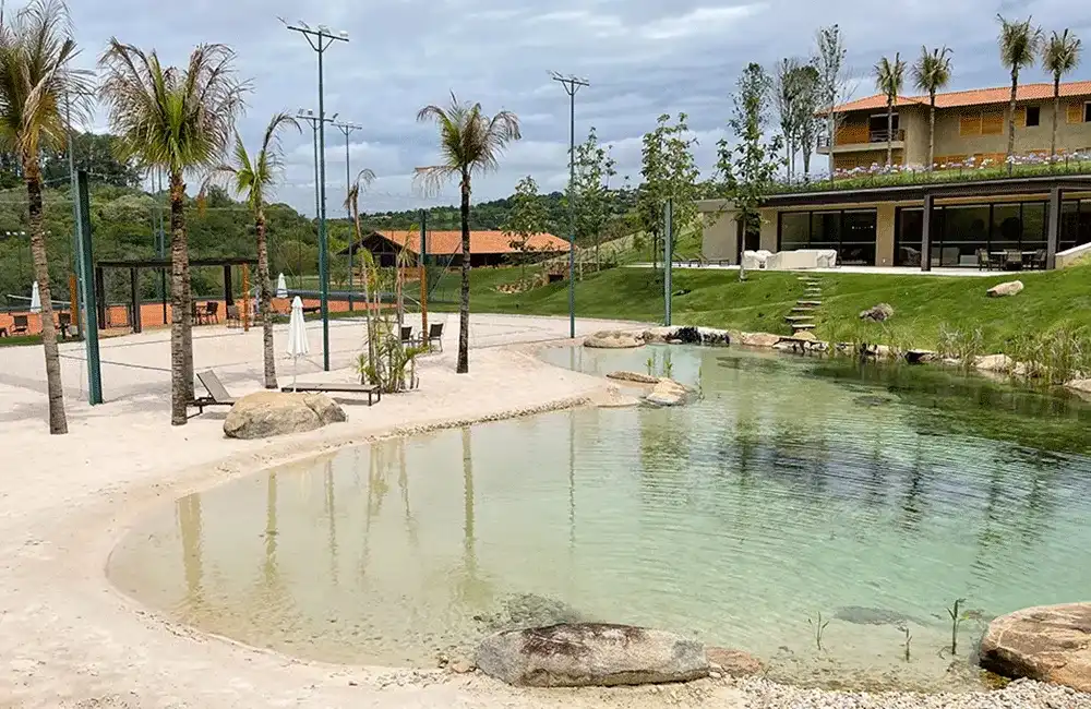 piscina estilo praia 