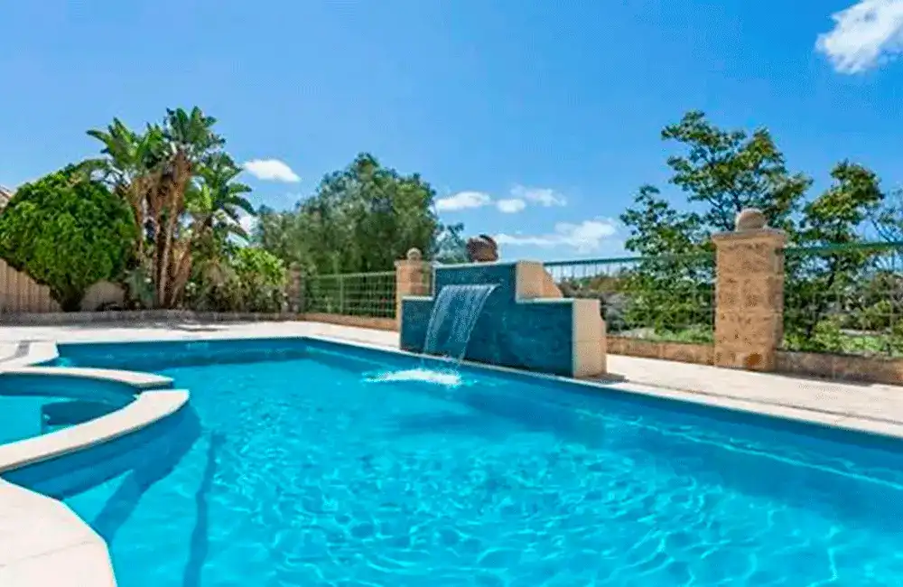 piscina com cascata hoteis