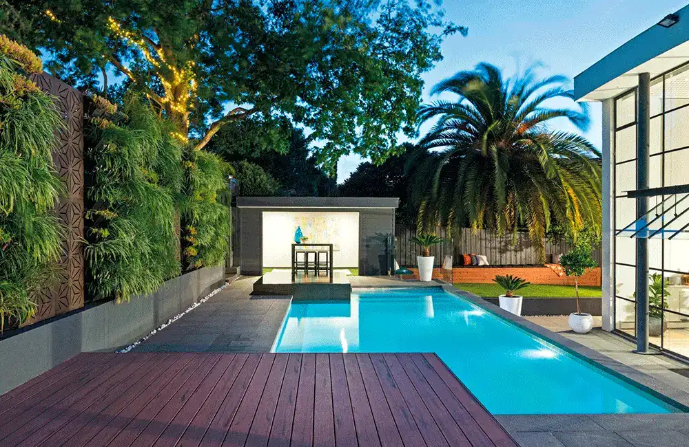 piscina em l com iluminação