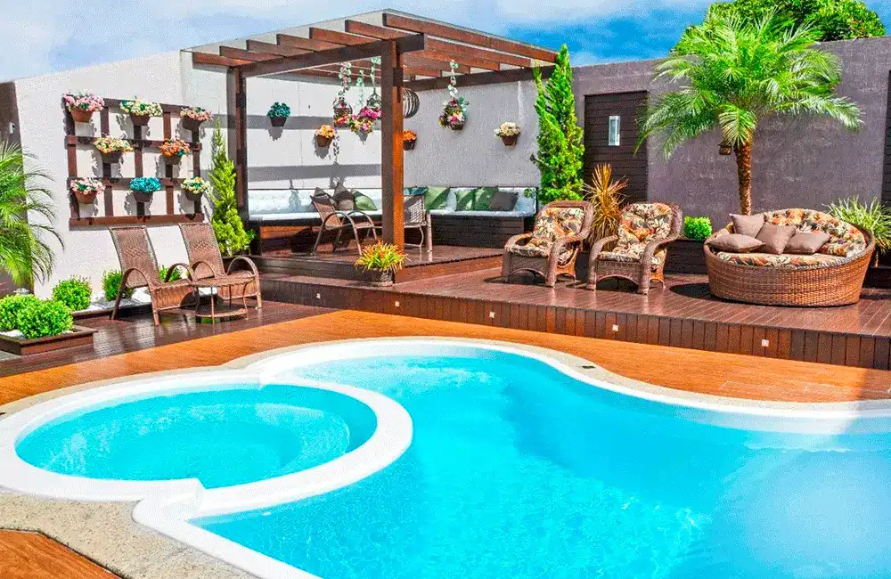 piscina branca com spa 