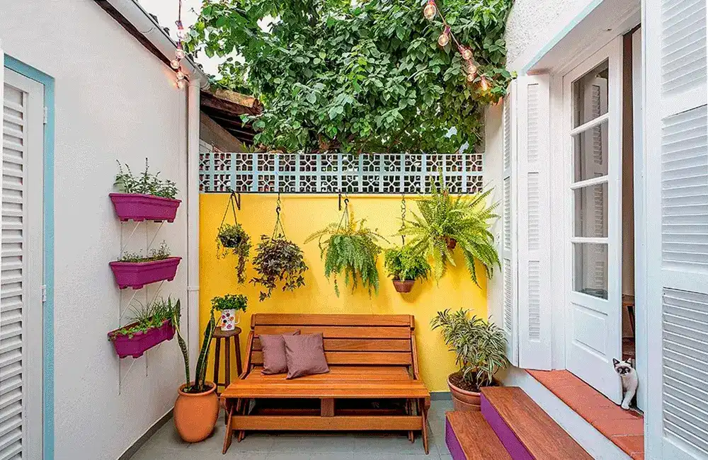 jardim com ervas e horta 