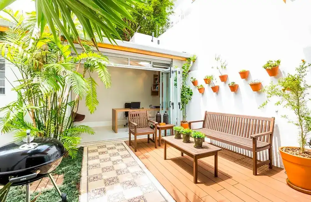 bancos de jardim com mesa de madeira para area de lazer pequena 