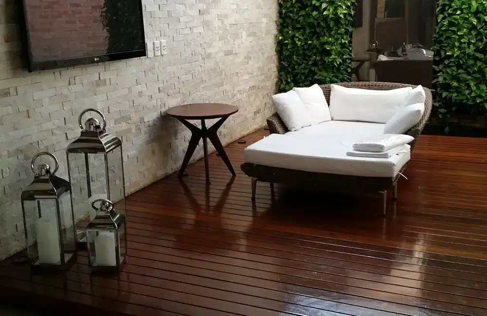 area de lazer com deck