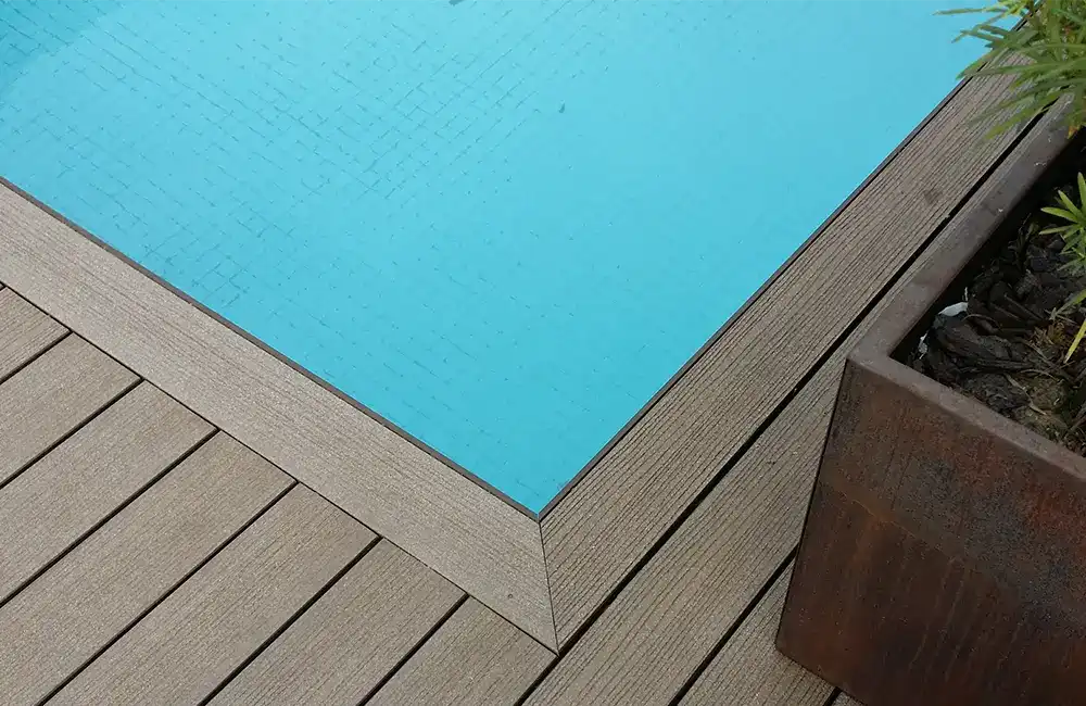 piscina limpa com cloro