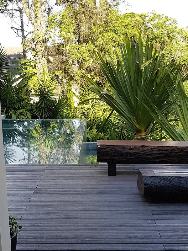 arquitetura e paisagismo na piscina com borda infinita