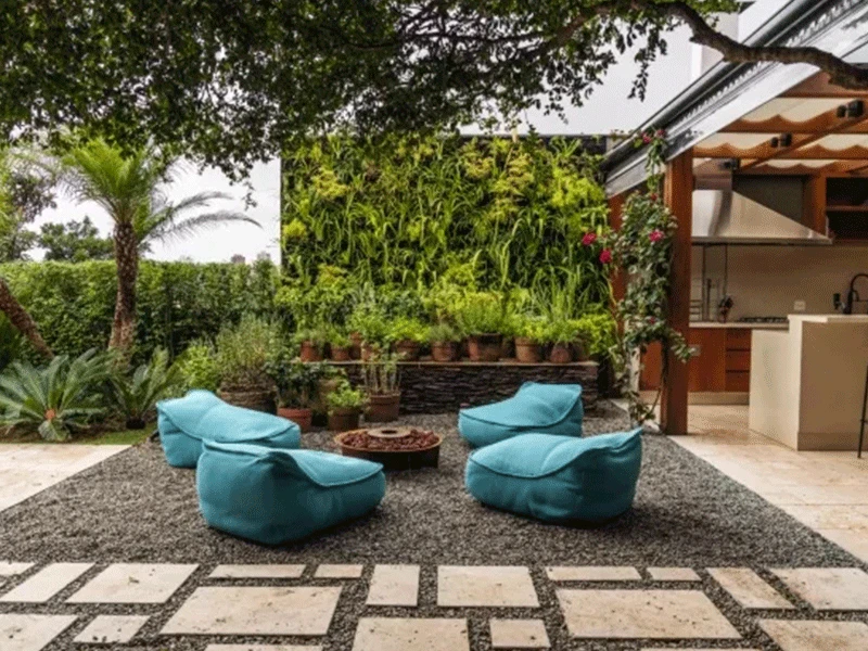 jardim com móveis
