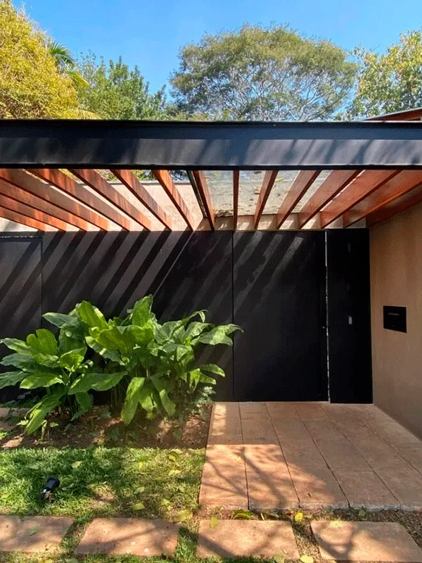 garagem com pergolado