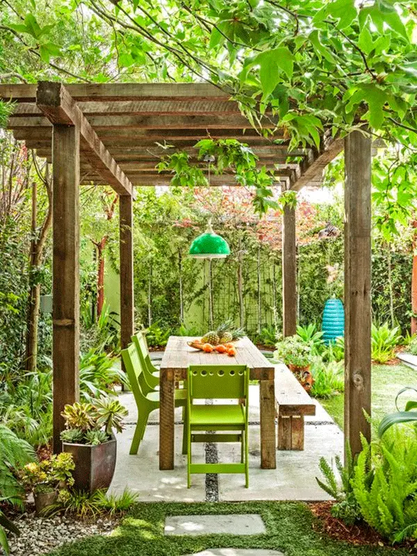 pergolado com lustre para jardim