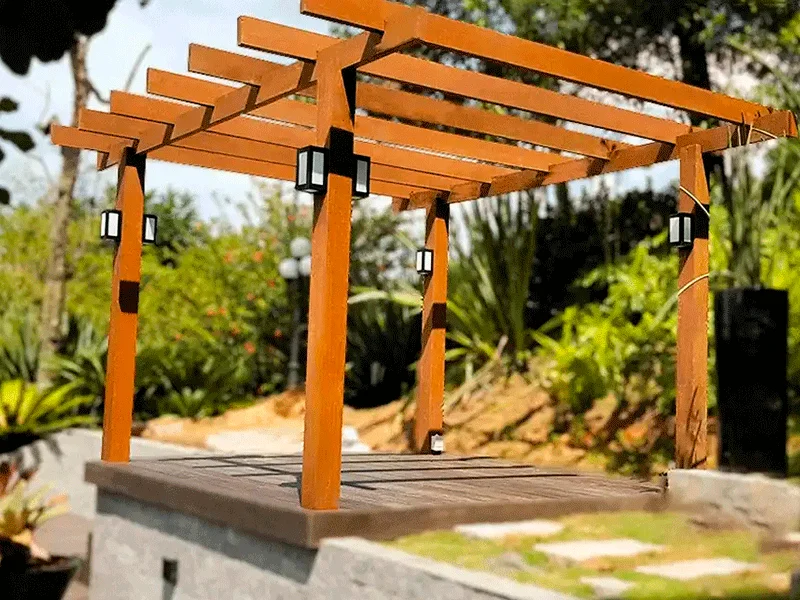 Pergolaod de madeira na área externa