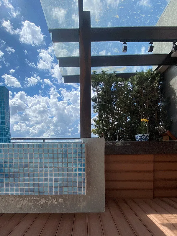 pergolado piscina e churrasqueira