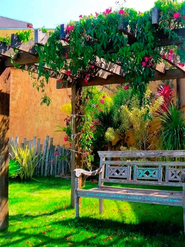 local para festas no jardim com pergolado