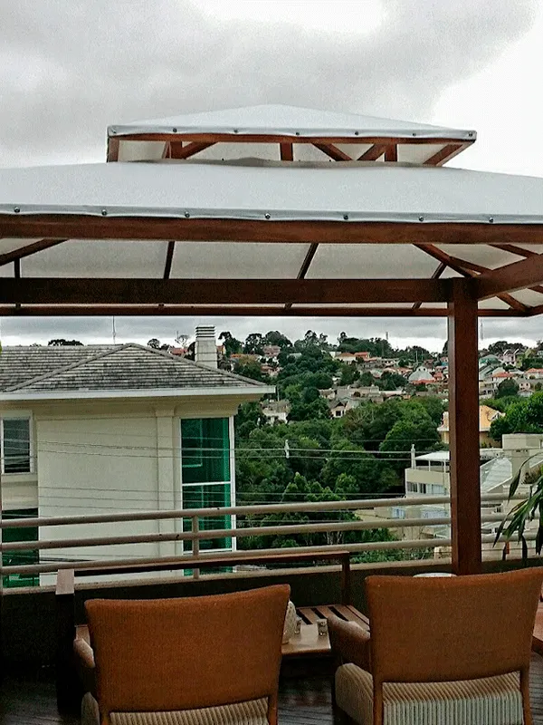 pergolado quadrado com tecido