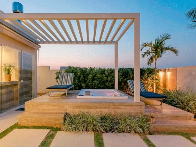 base do pergolado branco com hidro spa