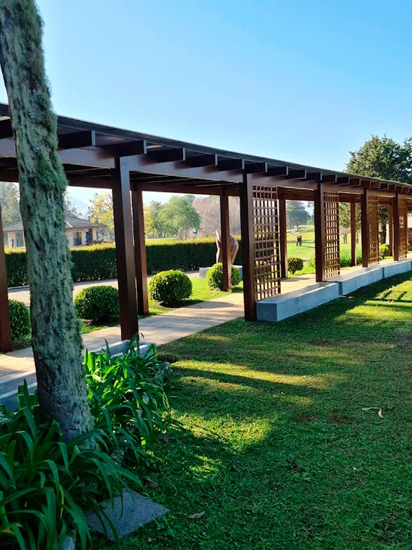 elegancia com pergolado na passarela