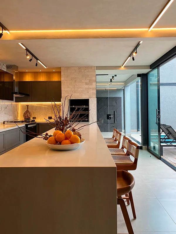 Porcelanato Bege: Aconchego e Sofisticação com esse Revestimento +54 Fotos Inspiradoras 155 área de churrasqueira com revestimento bege