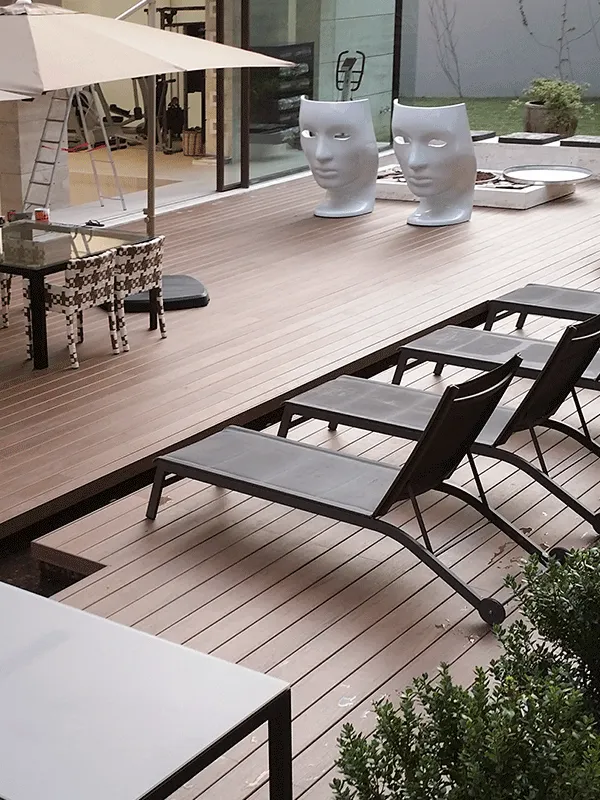 área gourmet com deck plástico