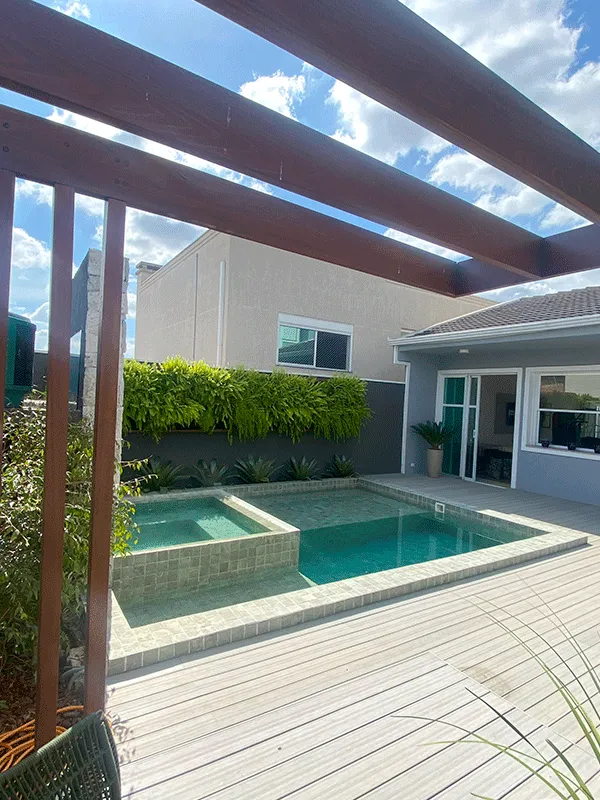 deck plástico no pergolado