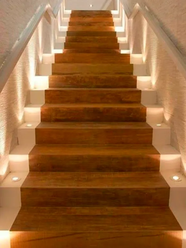 escada com porcelanato madeira