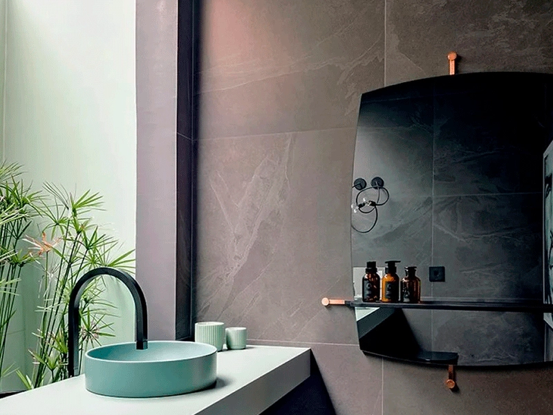 banheiro com pedra ardosia moderna