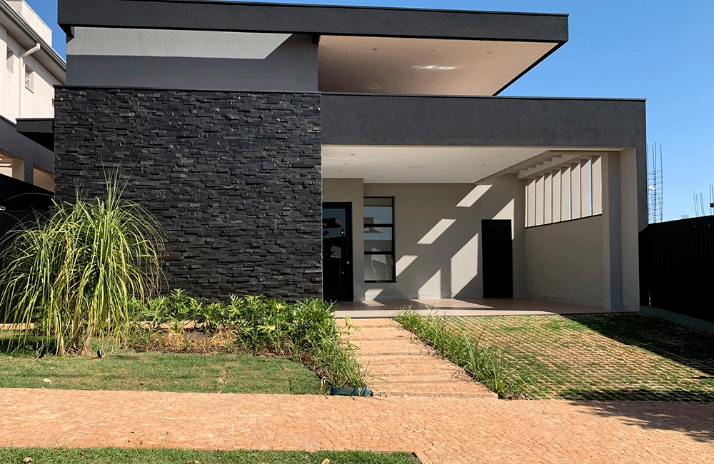 Revestimento de pedra ferro preta em fachadas externas 