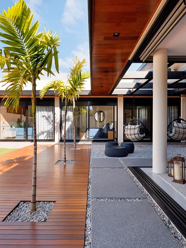 revestimento externo com deck de madeira 
