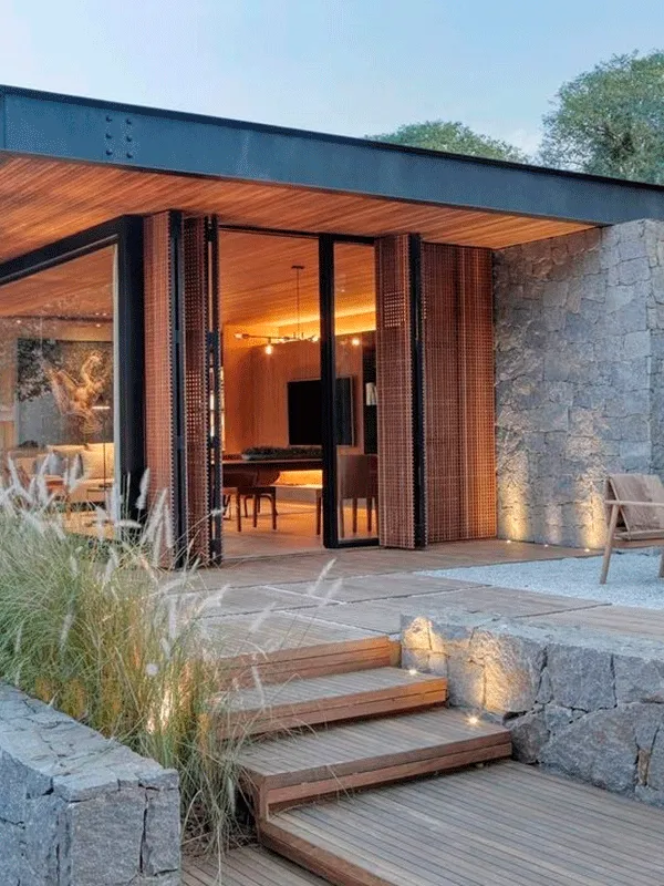 escadas com deck de madeira
