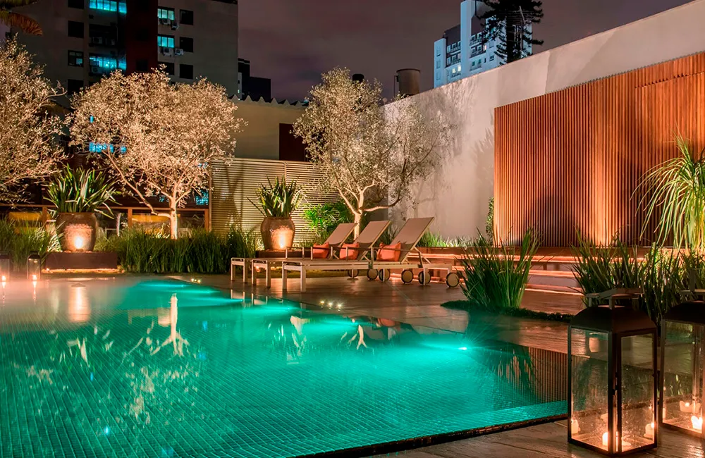 Modelos de Piscinas de Luxo para inspirar projetos externos 