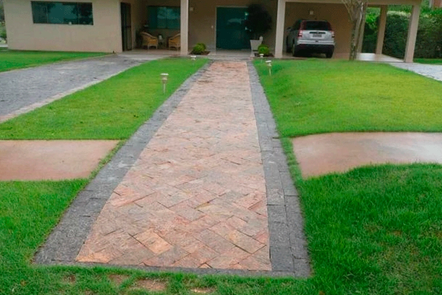 jardim com pedras