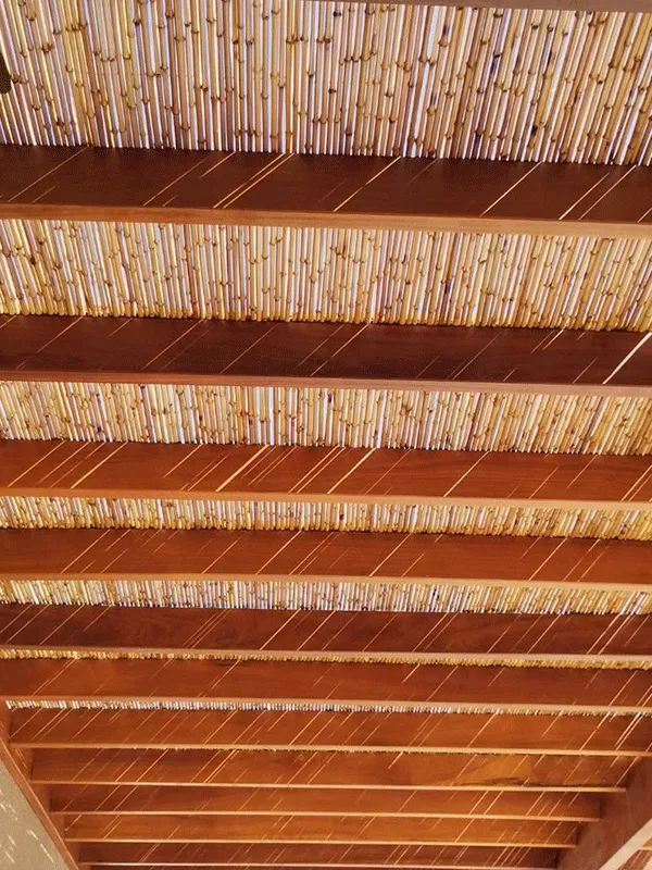 travessas na cobertura de pergolado