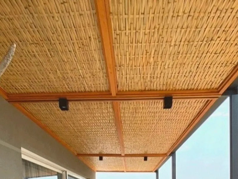 cobertura para varanda e jardins feita de palha
