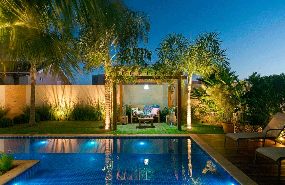 piscina inteligente com pergolado 