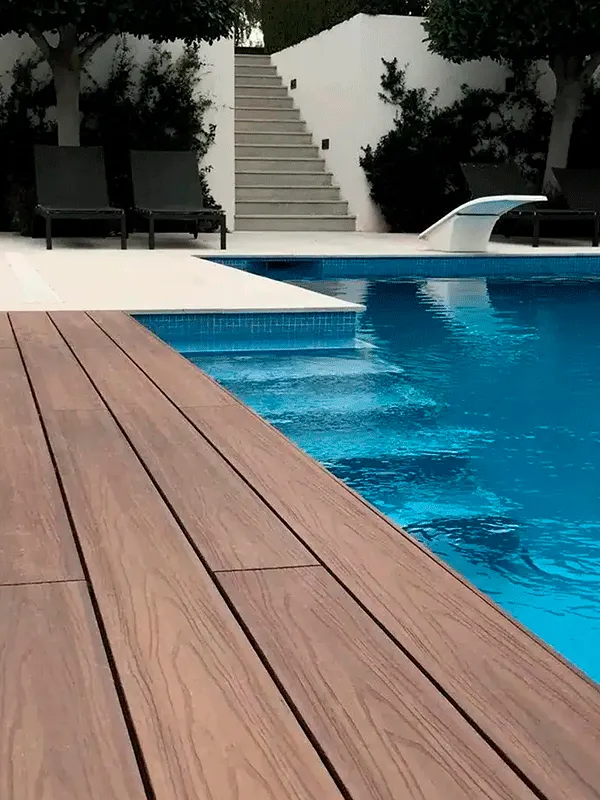 Revestimento Externo: Pisos, Muros e Fachadas +77 Fotos para Inspirar 213 piscina pequena com deck composto