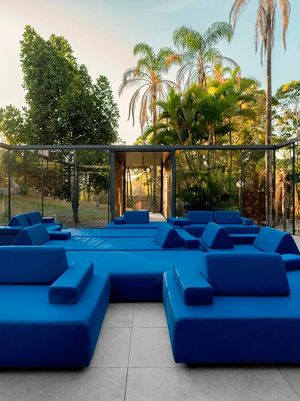 composição de móveis no piso externo