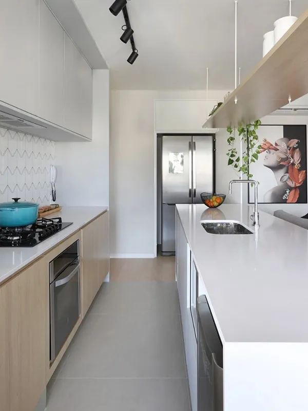 Porcelanato Bege: Aconchego e Sofisticação com esse Revestimento +54 Fotos Inspiradoras 153 espaço da cozinha com revestimento bege no apartamento simples