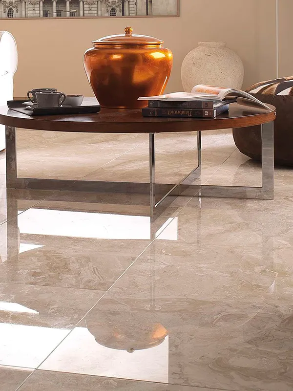 A diferença entre porcelanato comum e polido